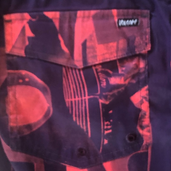 Volcom Red Blue Beach Surf Board Shorts sz38 - Picture 4 of 6